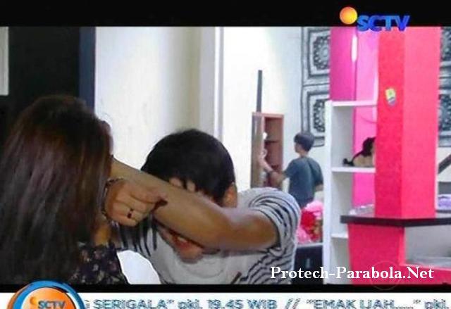 Aliando dan Prilly Saling Gigit 3